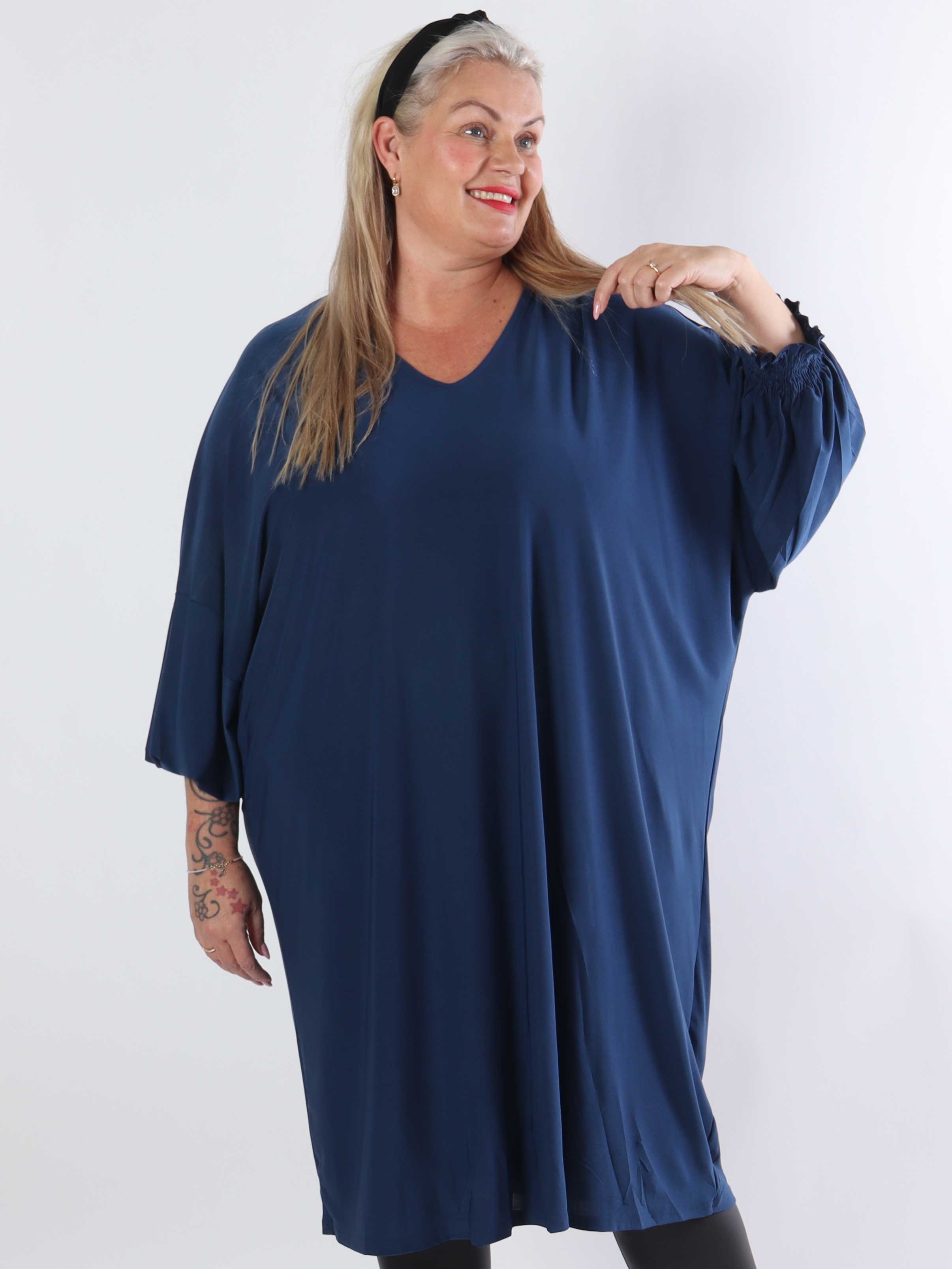 Azmina Plain L/S - Tunikaklänning i plus size med resår och lös passform